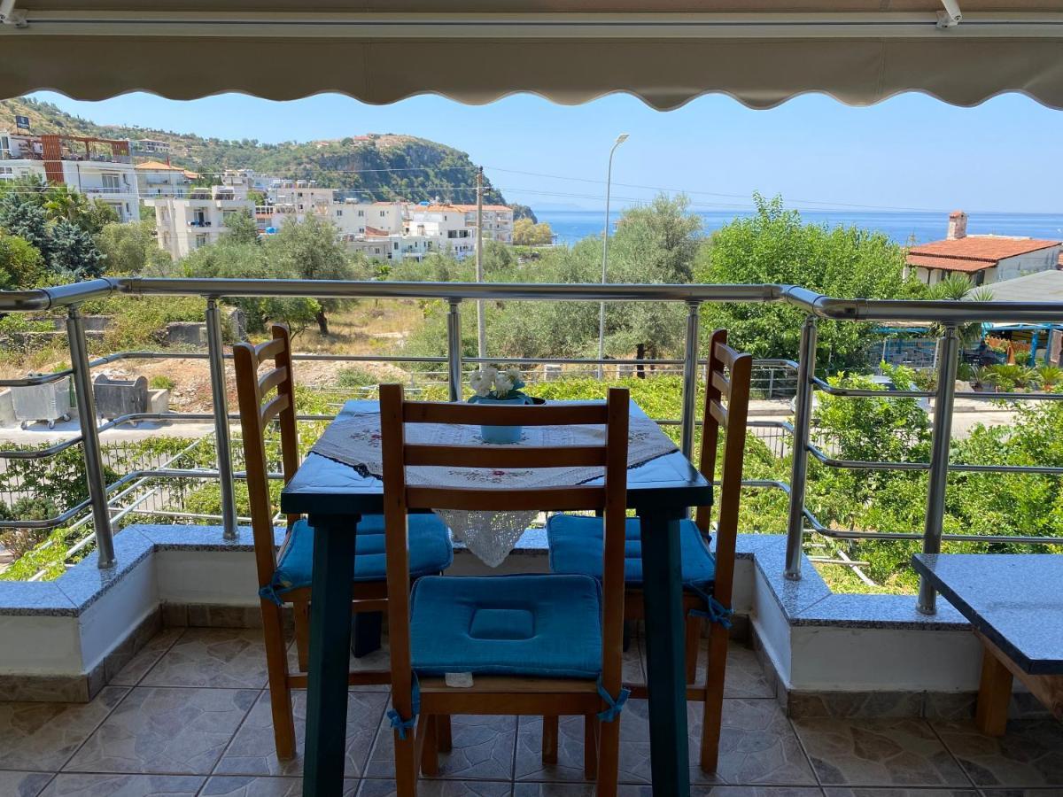 Rexhos Studios Himare Bagian luar foto