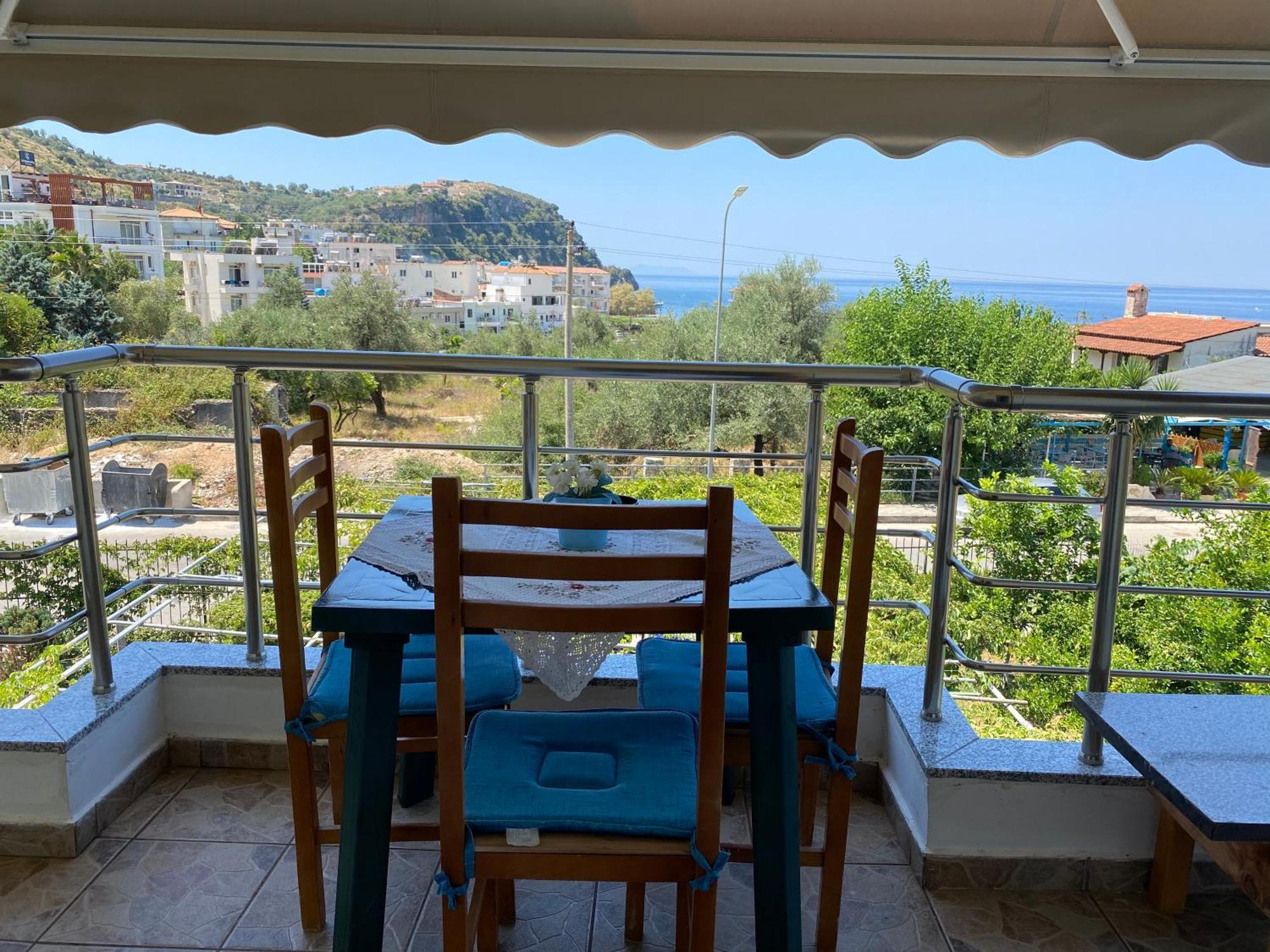 Rexhos Studios Himare Bagian luar foto