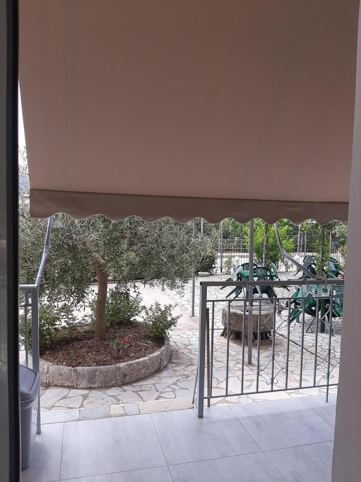 Rexhos Studios Himare Bagian luar foto